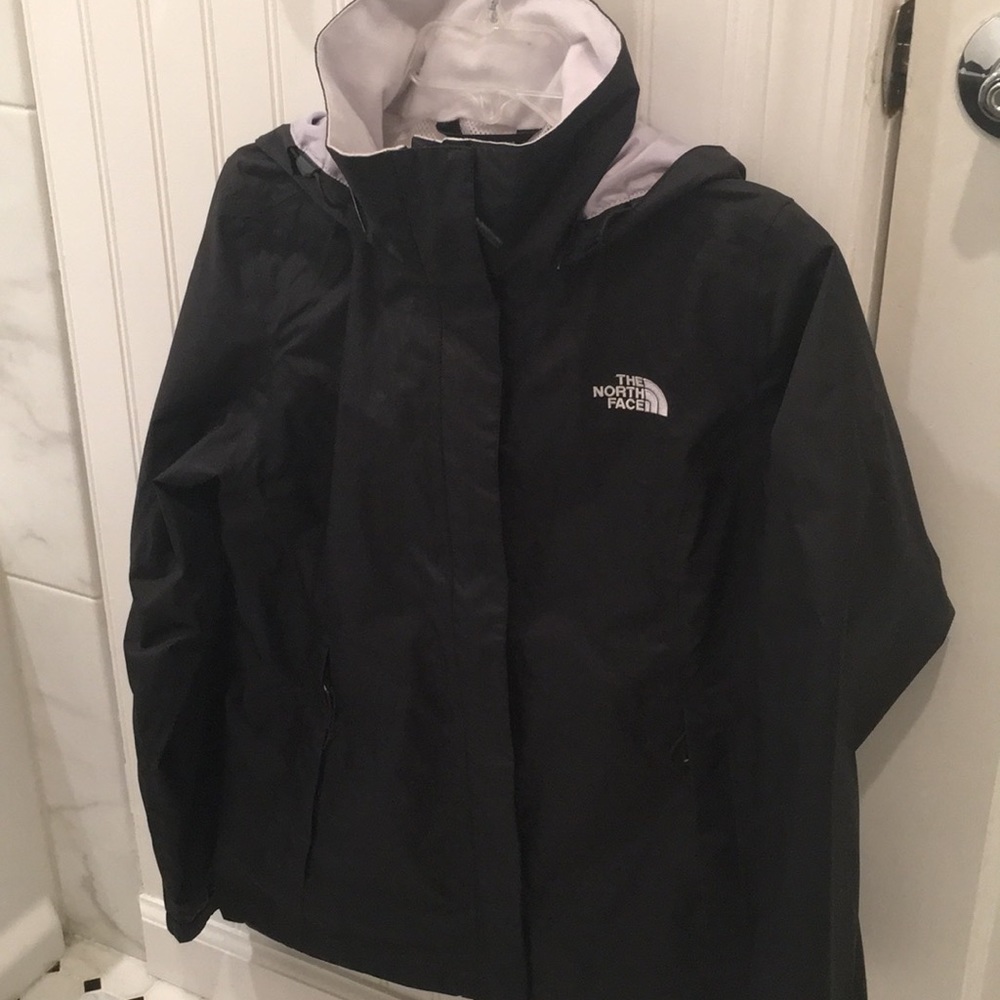 The North Face Women’s Resolve 2 jacket EUC
